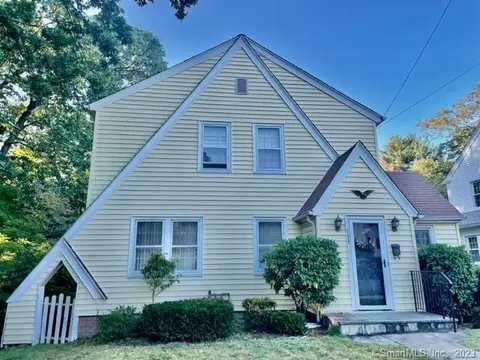 123 Chestnut St, West Haven, CT 06516