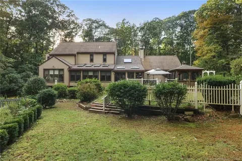 1563 Durham Rd, Guilford, CT 06437