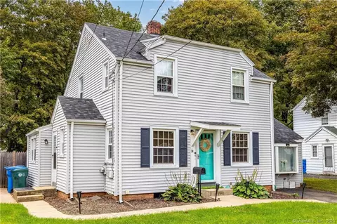 34 Chester St, Hamden, CT 06514