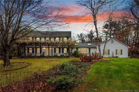 1 Brookside Dr, Granby, CT 06035