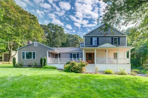 104 Ash Swamp Rd, Glastonbury, CT 06033