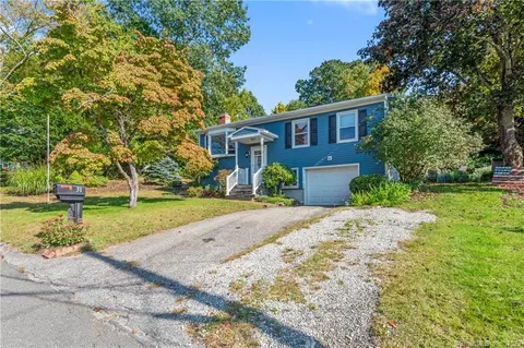 31 Jupiter Dr, Seymour, CT 06483