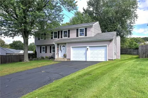 17 Adams Rd, Fairfield, CT 06824