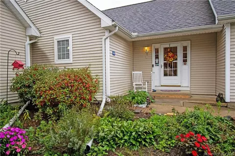 34 Joanne Dr #34, East Hartford, CT 06108