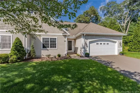 9 Fox Hunt Cir #9, Granby, CT 06035