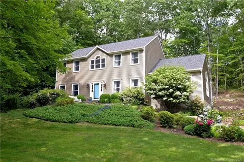 352 Cobbler Ln, Southbury, CT 06488