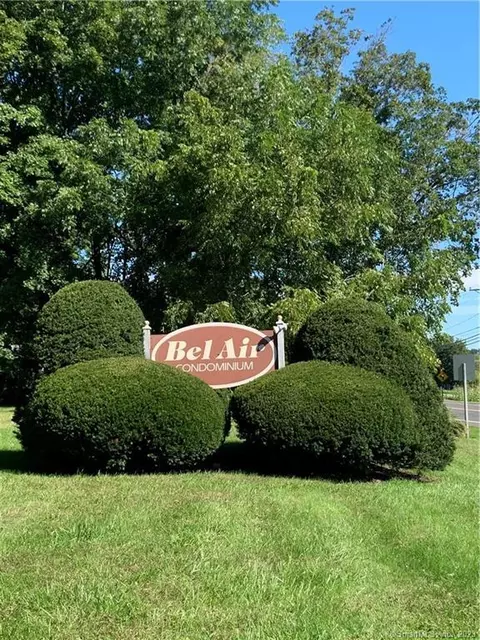 78 Bel Air Dr #78, New Milford, CT 06776