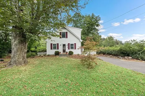 99 Obtuse Rd S, Brookfield, CT 06804