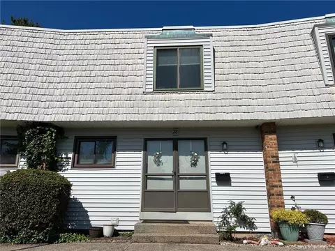 28 Pine Ct #28, Cromwell, CT 06416