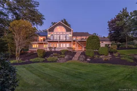 42 Breezy Knls, Avon, CT 06001
