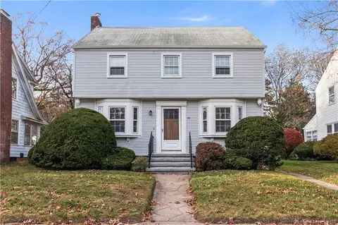 45 Manor St, Hamden, CT 06517