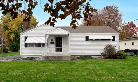 18 Valley Brook Rd, Rocky Hill, CT 06067