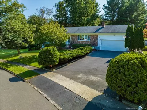 82 Honey Pot Rd, West Haven, CT 06516