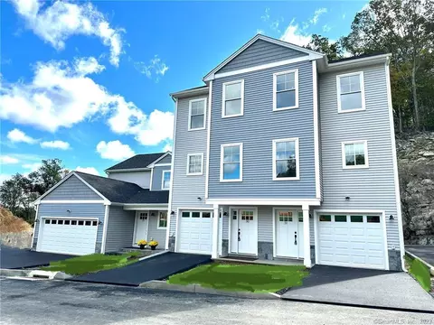 85 River Rd #30, Shelton, CT 06484