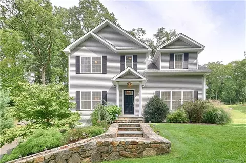 4 Long Meadow Ln, Bethel, CT 06801