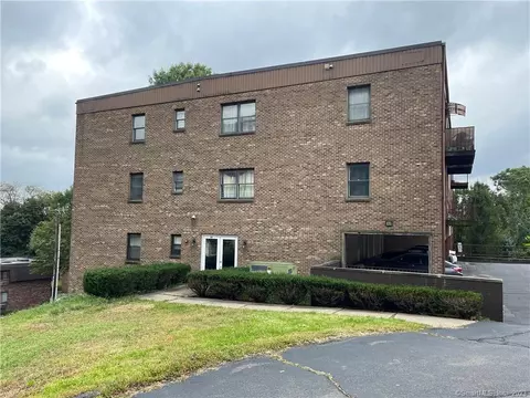 50 Long St #8, New Britain, CT 06051