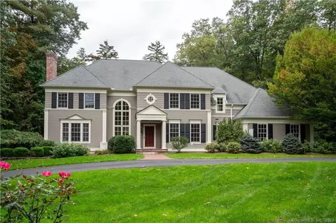 3 Brighton Ln, Simsbury, CT 06070