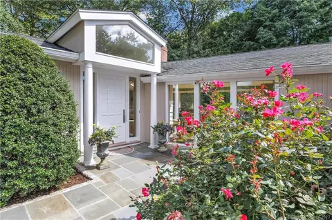 16 Broadview Rd, Westport, CT 06880