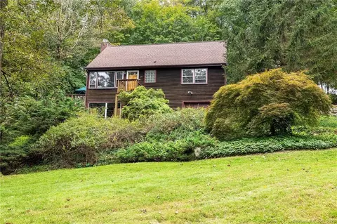 25 Split Level Rd, Ridgefield, CT 06877