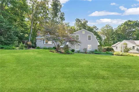 184 Carriage Dr, Glastonbury, CT 06033