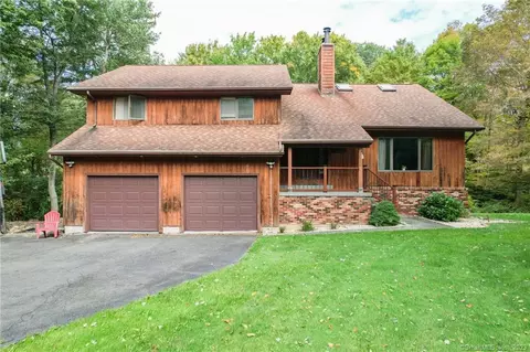 8 Westlook Dr, Wolcott, CT 06716