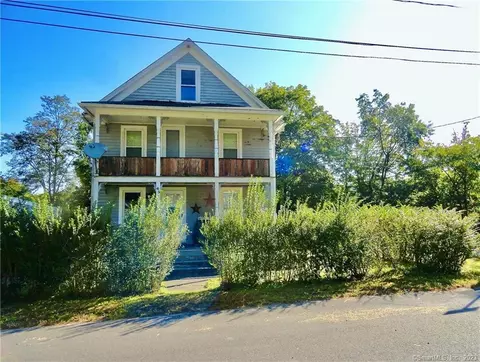 49 S Chapel St, Torrington, CT 06790