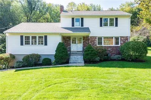 113 Barclay Dr, Stamford, CT 06903