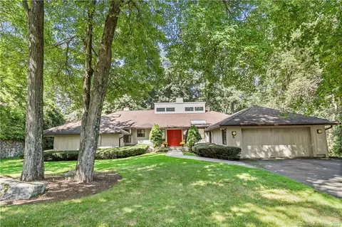 6 Bailiwick Woods Cir, Greenwich, CT 06831