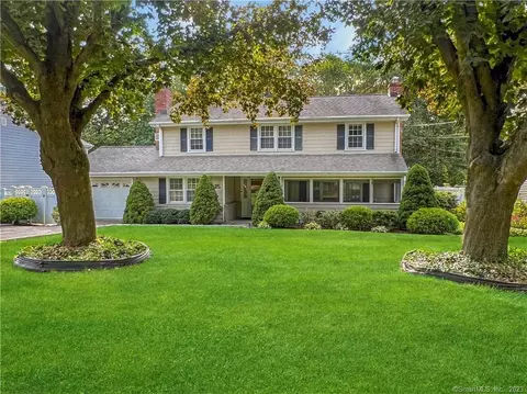 25 Elaine Dr, Stamford, CT 06902