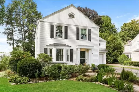 9 Rosedale Rd, West Hartford, CT 06107