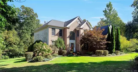 27 Avalon Ln, Marlborough, CT 06447