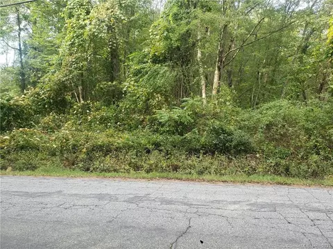 63 Gayhead Rd, Canterbury, CT 06331