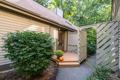 6 Copper Hill Dr #6, Guilford, CT 06437