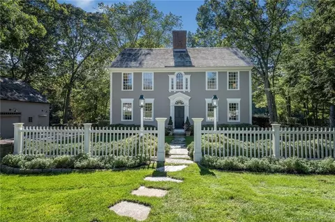 2 Old Stone Post Rd, Lyme, CT 06371