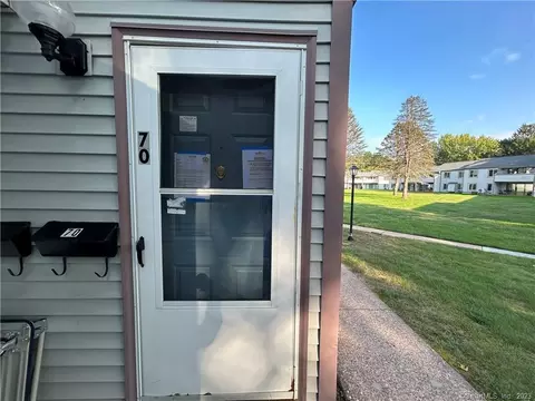 70 Candlewood Dr #70, South Windsor, CT 06074