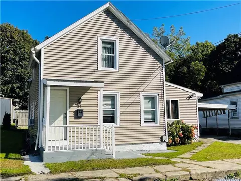 31 Brook St, Norwich, CT 06360