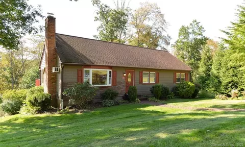 155 Luna Trl Ext, Southbury, CT 06488
