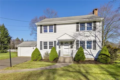 67 Brent Rd, Manchester, CT 06042