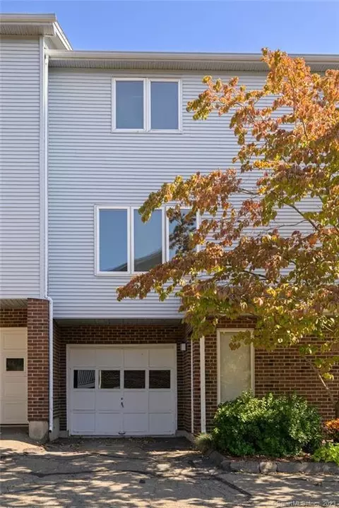 30 Sheila Ct #27, Bristol, CT 06010