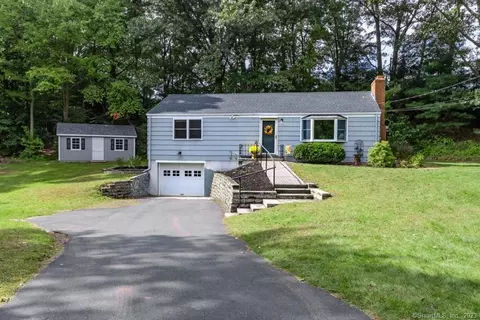 15 Maxwell Dr, Vernon, CT 06066