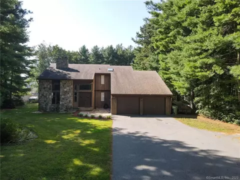 21 Paddock Ln, Glastonbury, CT 06073