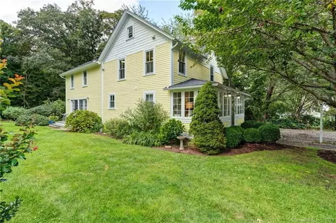 6 Conklin Ave, Essex, CT 06442