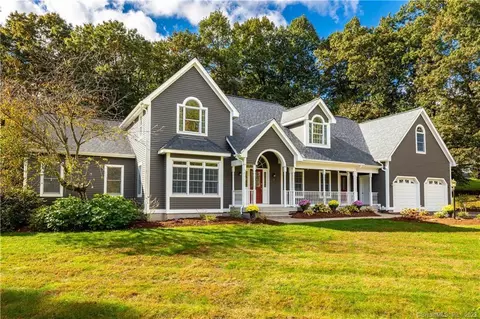 4 Benjamin Rd, Ellington, CT 06029 photo 1