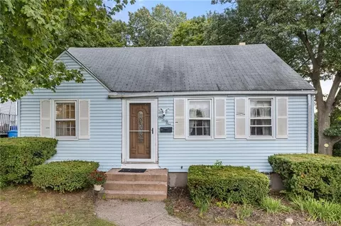 161 Brookfield St, Manchester, CT 06040