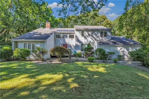 150 Oronoque Ln, Stratford, CT 06614