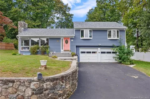 5 Sunset Dr, Danbury, CT 06810