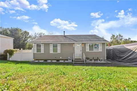 111 Celentano Dr, Naugatuck, CT 06770