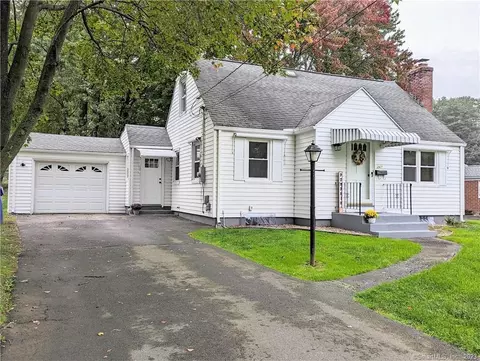 347 Lloyd St, Newington, CT 06111