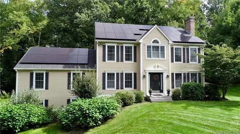60 Suffield Ct, Cheshire, CT 06410