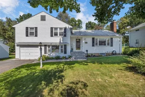 78 Fuller Dr, West Hartford, CT 06117